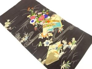 アンティーク　読み本に流水・草花模様刺繍敷物
